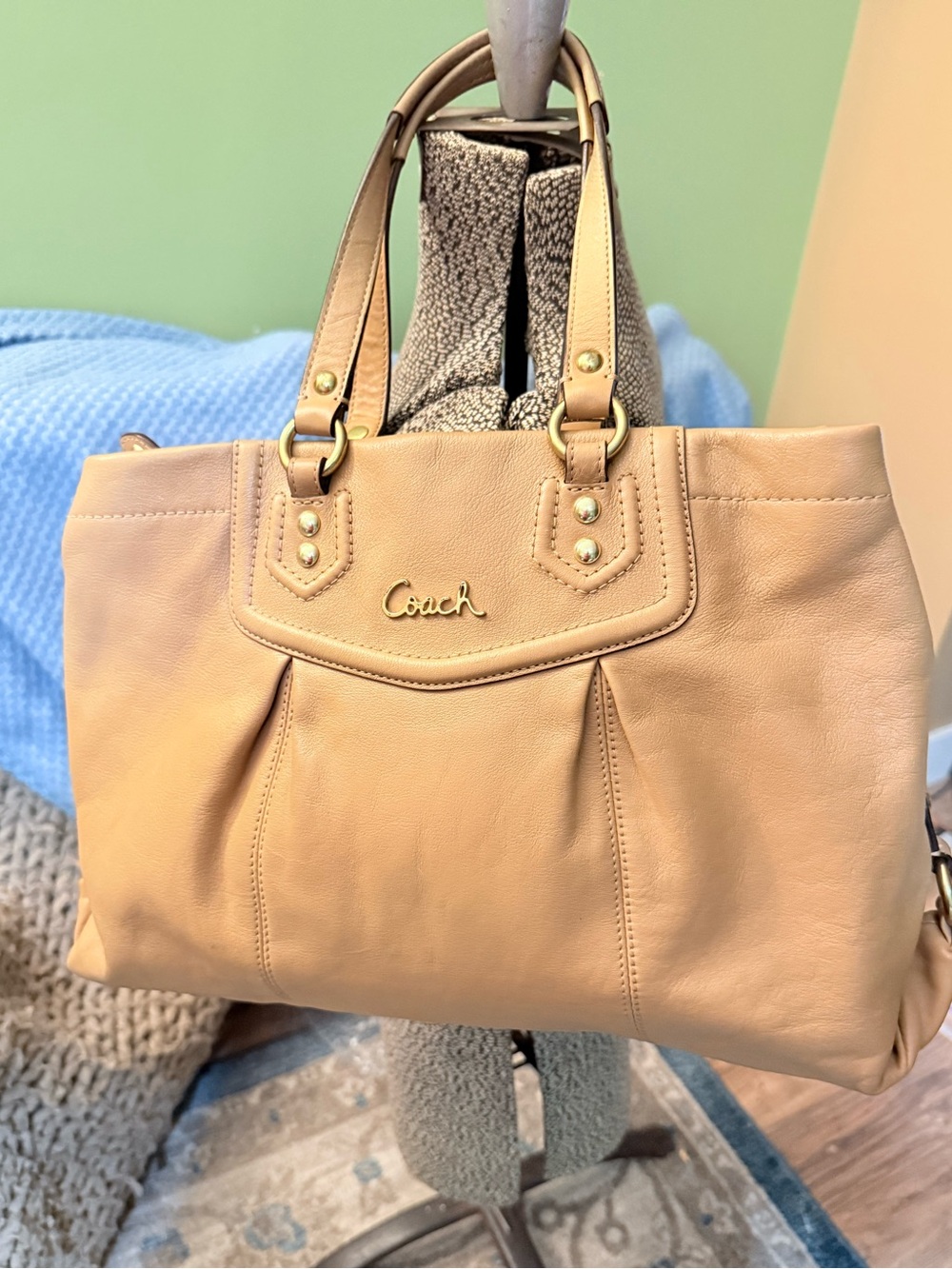 Coach Ashley Beige Leather Shoulder Tote with Gold Hardware